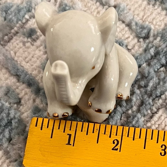 Vintage Lenox -Bone China Baby Miniature Elephant Figurine -Excellent Condition - Picture 12 of 14